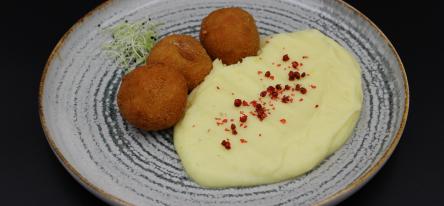 Chiftele de legume cu piure de cartofi (vegetarian)