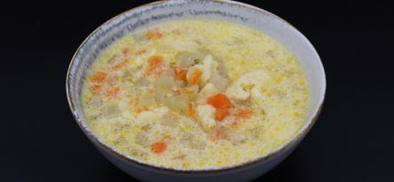 Supă de gulii cu găluște (vegetarian)