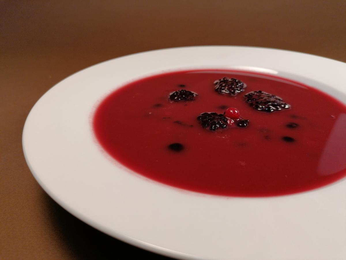 Supă cu fructe de pădure (vegetarian)